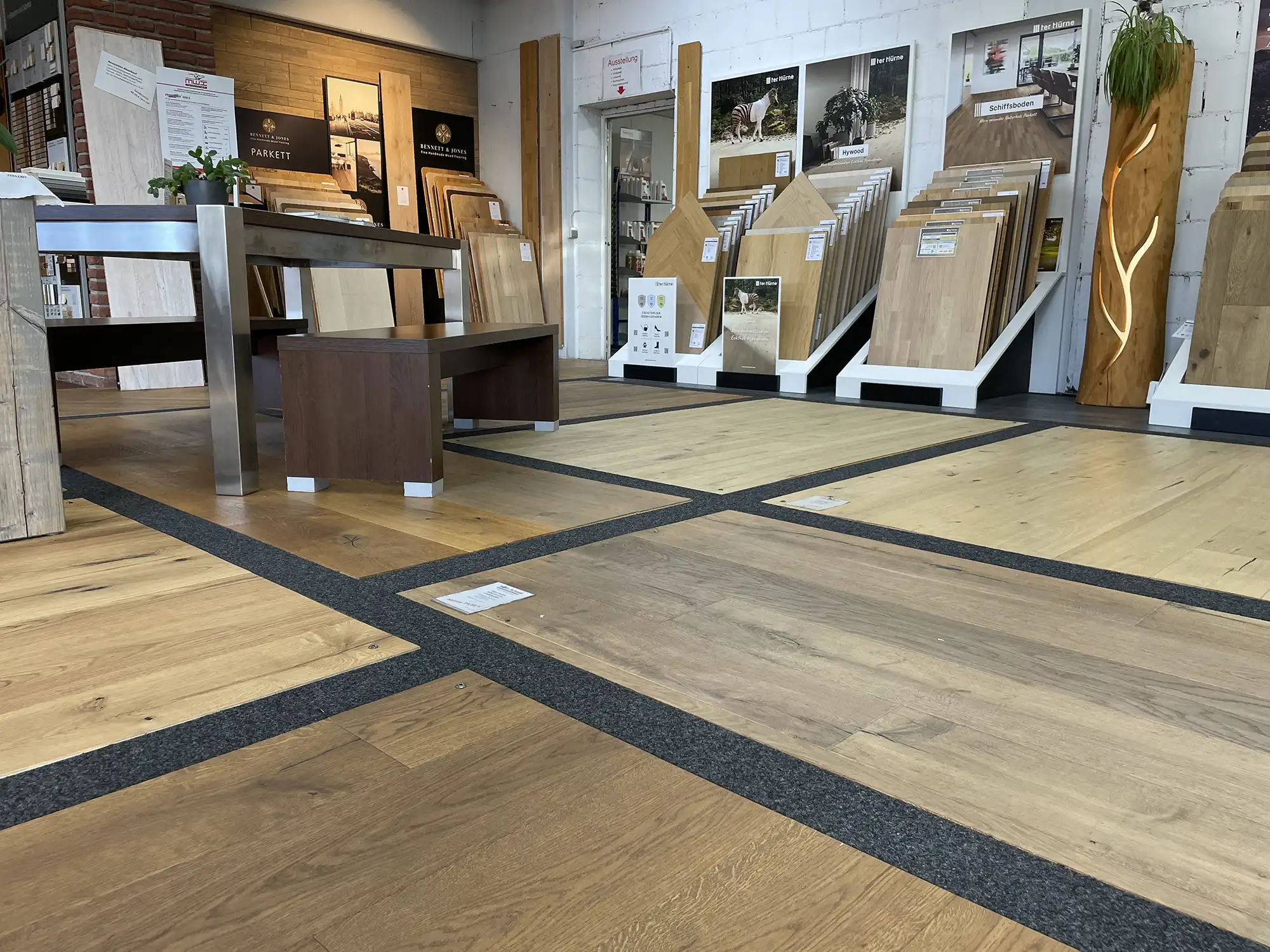 Parkettausstellung_Ecke.webp