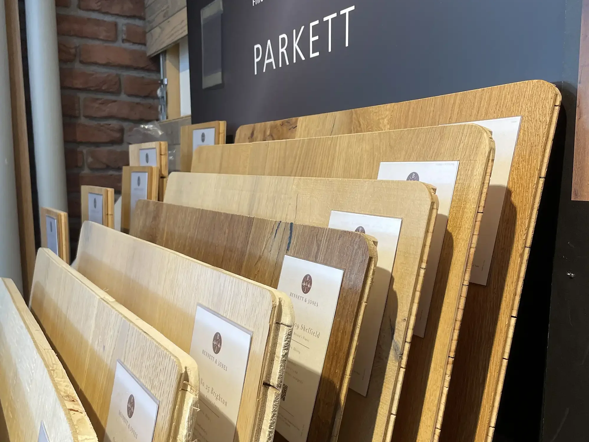 Parkett Muster und Bodenbeläge in der Ausstellung von Holz-Schmid