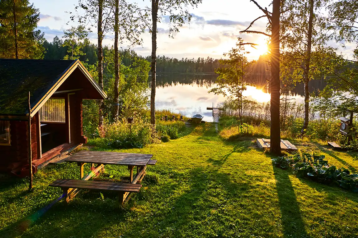 2026_GI-1148294777_See_in_Finnland_Huette_Wald_web.webp